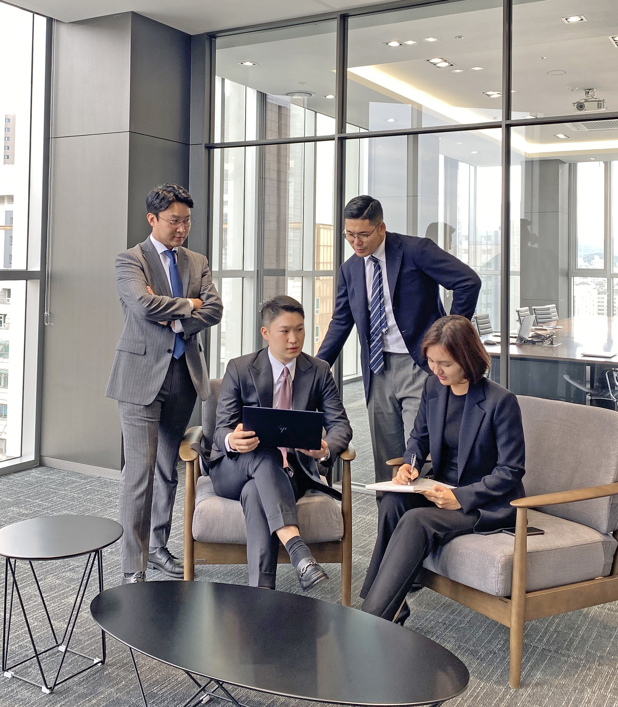 '전문의'가 있듯이, 로펌도 '전담로펌'이 있습니다.